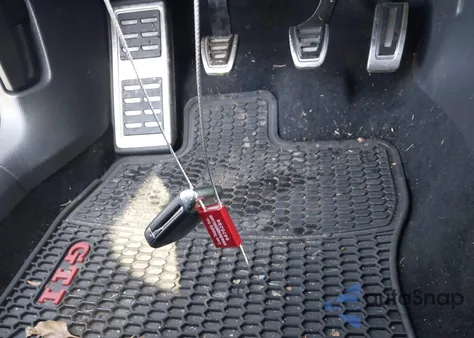 2017 Volkswagen Golf Gti Autobahn 4-Door/S 4-Door/Se 4-Door/Sport 4-Door z USA, uszkodzony, nr VIN 3VW547AUXHM047076